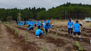 御殿場市立西中学校１年生植樹体験