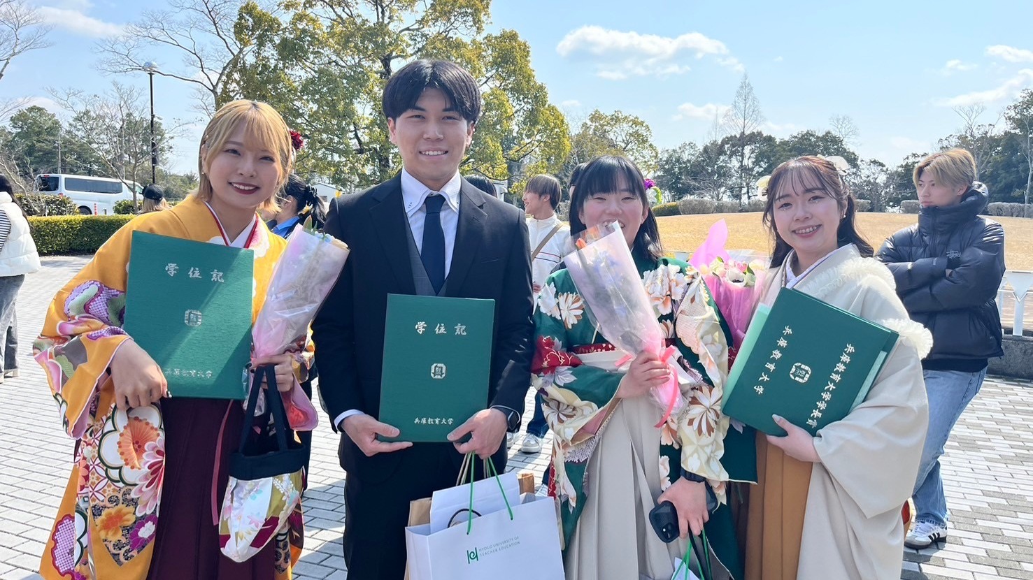 4回生スタッフが兵庫教育大学を卒業しました!