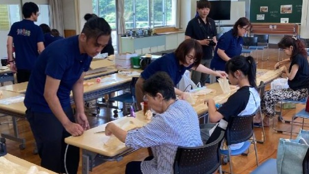 8/26　市川町SDGsな 「かんなくずフラワー ミニ花束作り」を開催しました