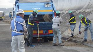 倉敷市連島鶴新田船着き場周辺清掃活動