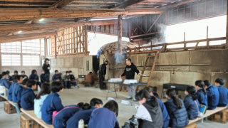 ～森の炭、里の鶏、海の塩。小学生が地域の恵みを五感で味わう。～